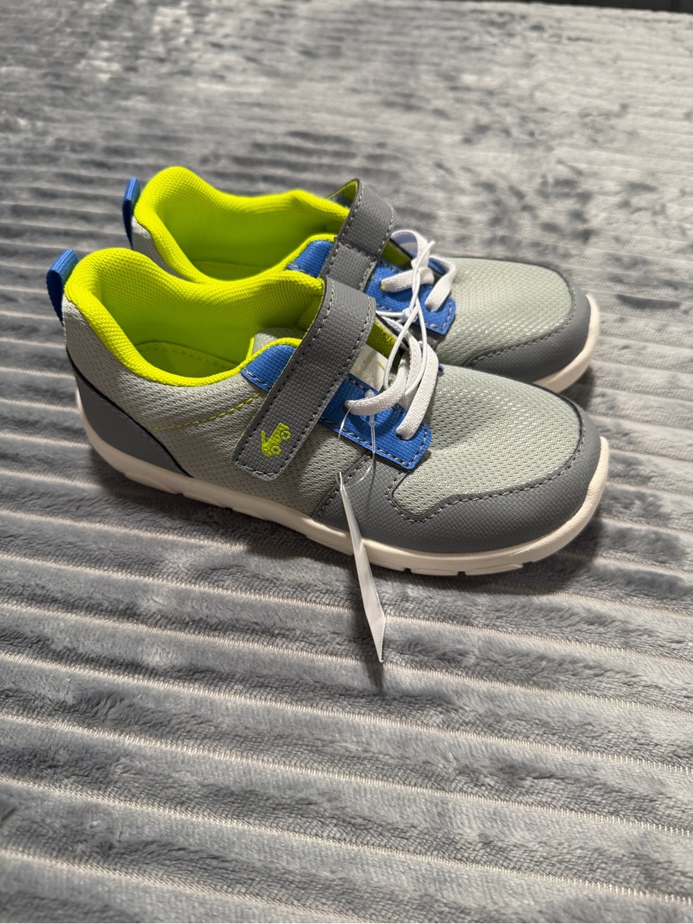 See Kai Run Kids Size 12 Gray & Lime Athletic Sneakers with Blue Accents